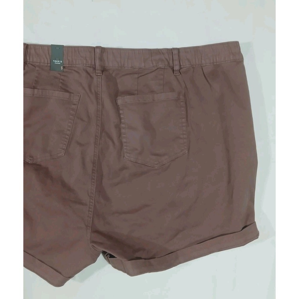 New Torrid 3.5" Pull On Weekend Stretch Twill Cargo Shorts Size 5 5X 28 Pull On - Picture 9 of 9